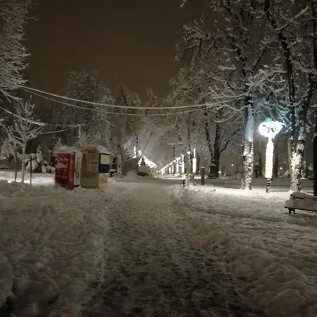 By The Park Free Parking Apartman